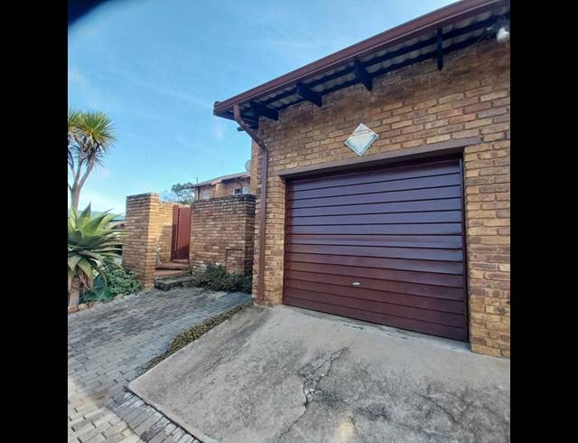 2 BEDROOM DUPLEX FOR SALE IN BIRCHLEIGH